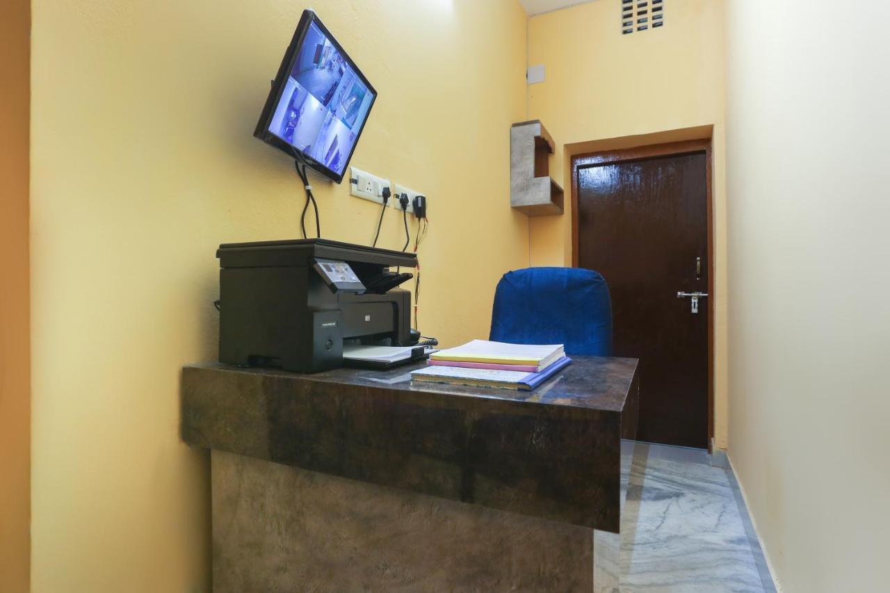 Vaccinated Staff- Oyo 45958 New Castle Inn Bhubaneswar Dış mekan fotoğraf